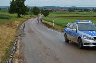 Kuppingen: Geroell auf Fahrbahn durch Unwetter
